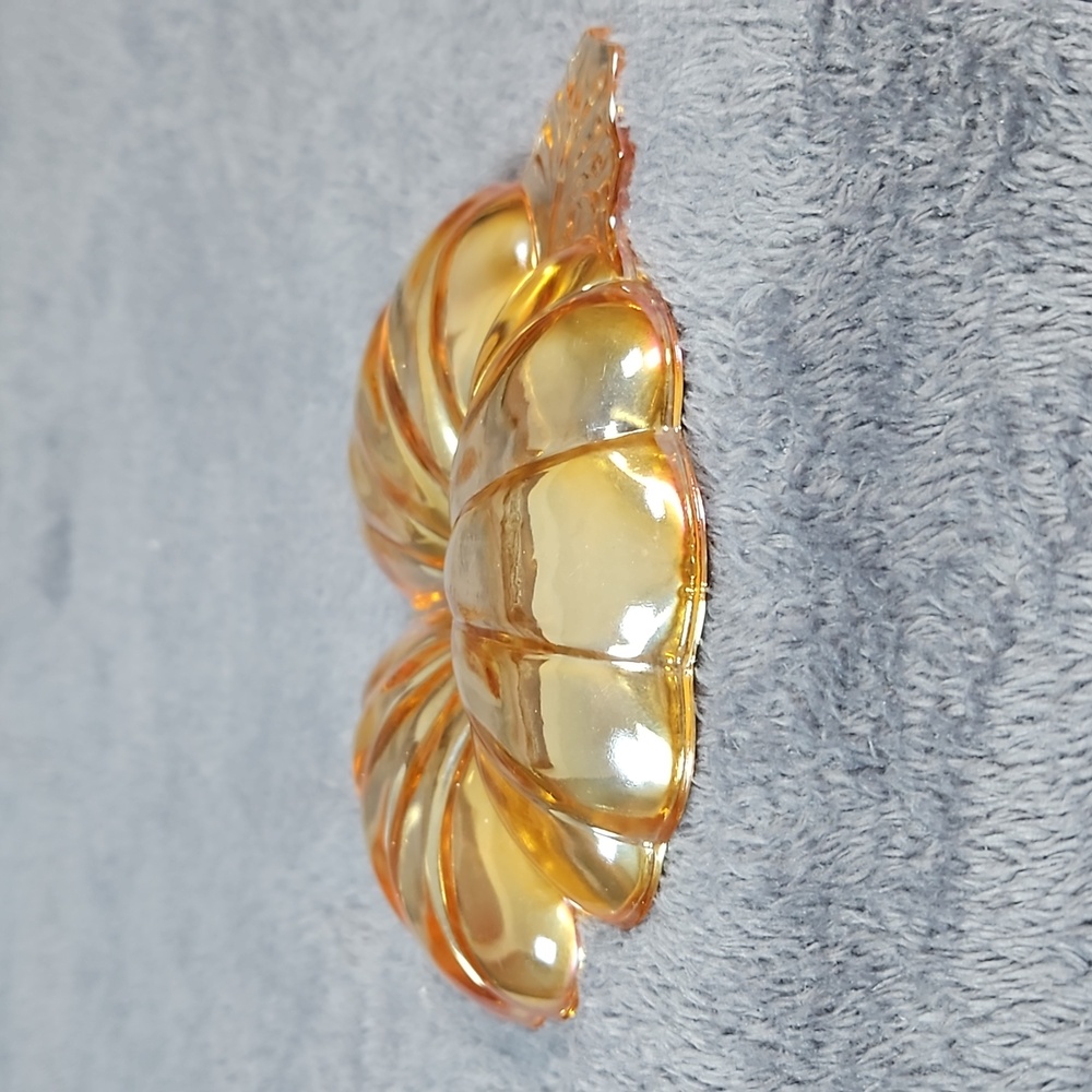 Vintage Carnival Iridescent Jeanette Glass Amber Divided Clover Nut Dish T13 - Picture 3 of 4